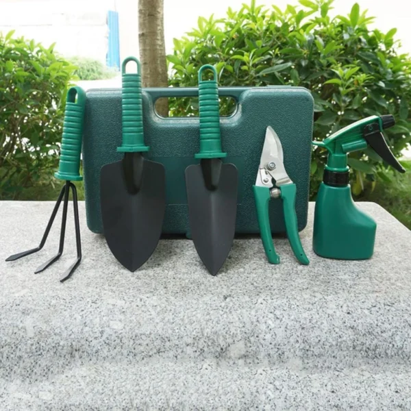 Kit de Jardinage 5 Pièces – Pelle, Râteau, Sécateur, Pulvérisateur – Outils Antirouille avec Poignées Confort - Image 5